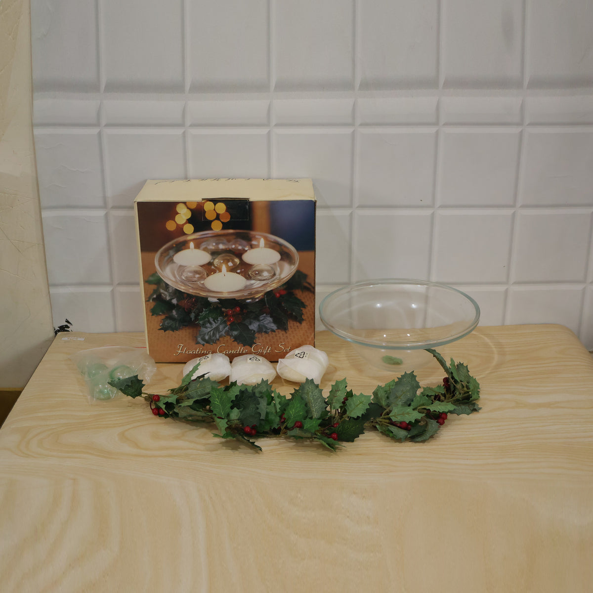 Floating Candle Holder (1 Pc): Romantic Ambiance, Table Decor