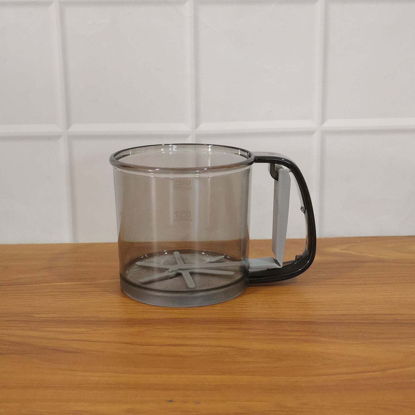 Plastic Flour Sieve Cup with Handle and Fine Mesh Filter for Kitchen Baking