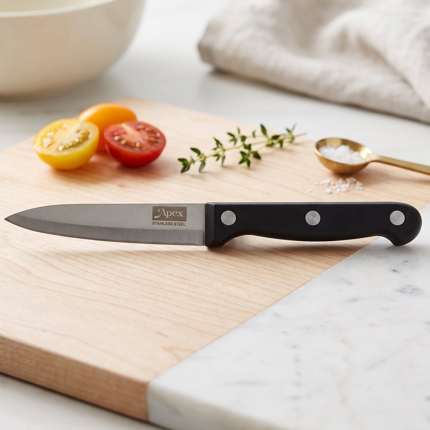 Knife held in hand showing the grip
