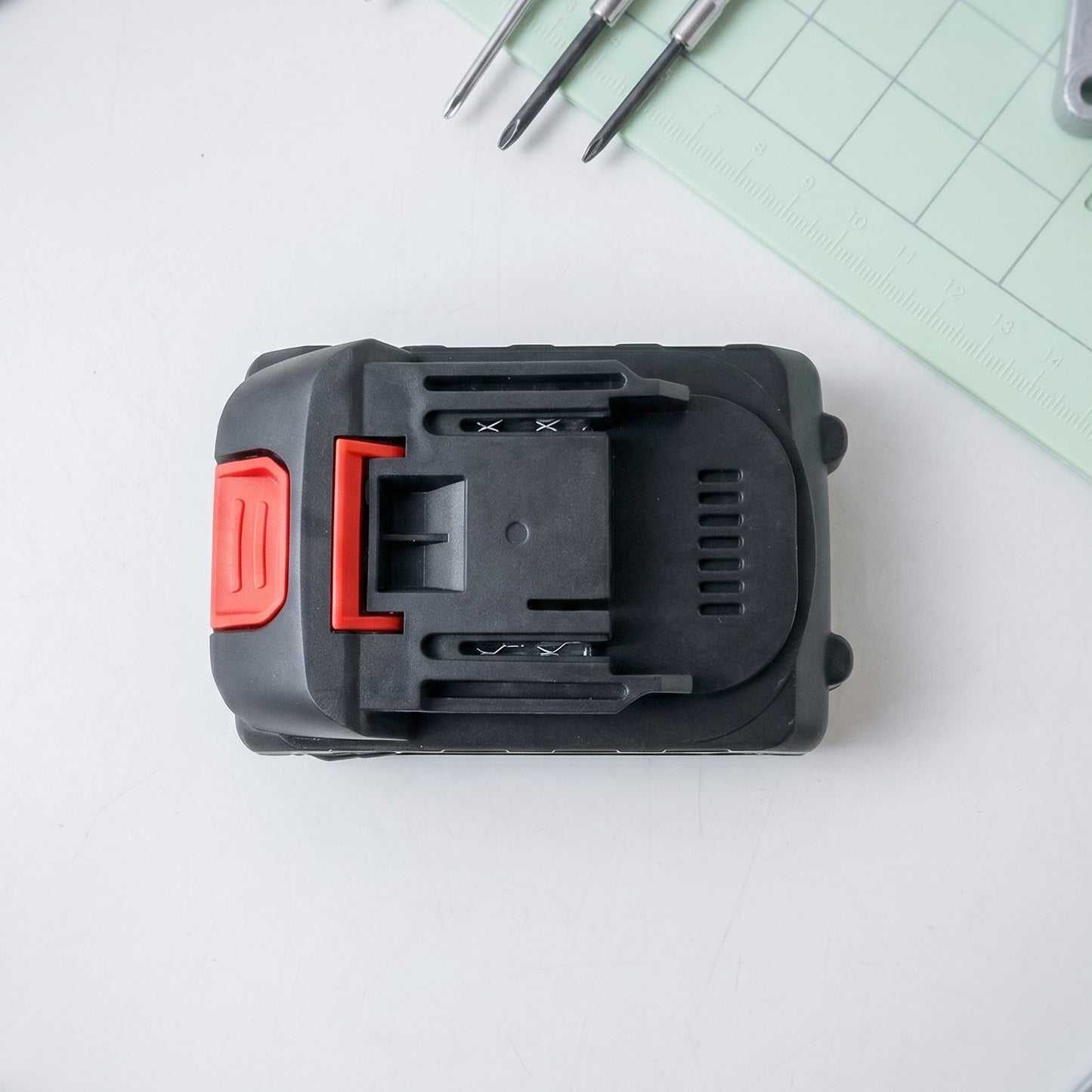 Mini Electric Cordless Chainsaw (1 Set, 48V, Blade size 18 Cm)