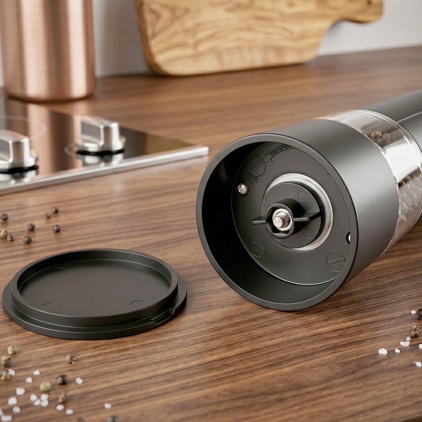 Electric spice grinder with stainless steel and ceramic mechanism