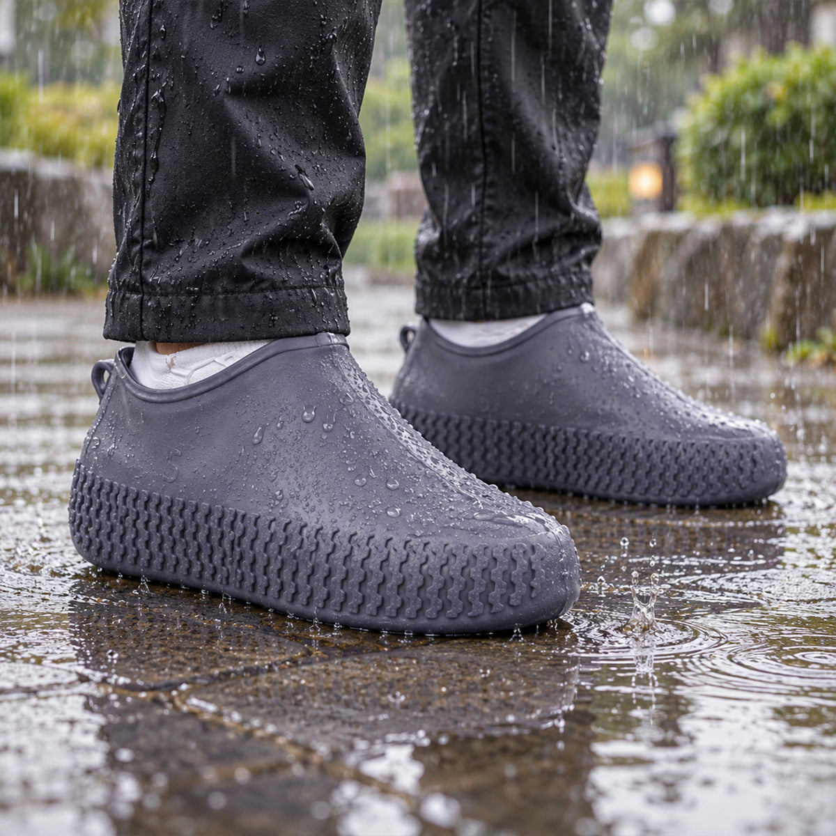 Reusable Silicone Rain Shoe Covers with Textured Sole (1 Pair, Small Size)