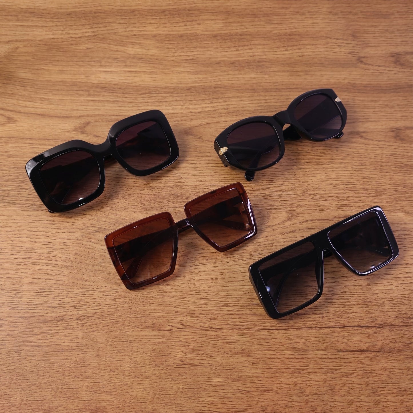 Sunglasses wearing use