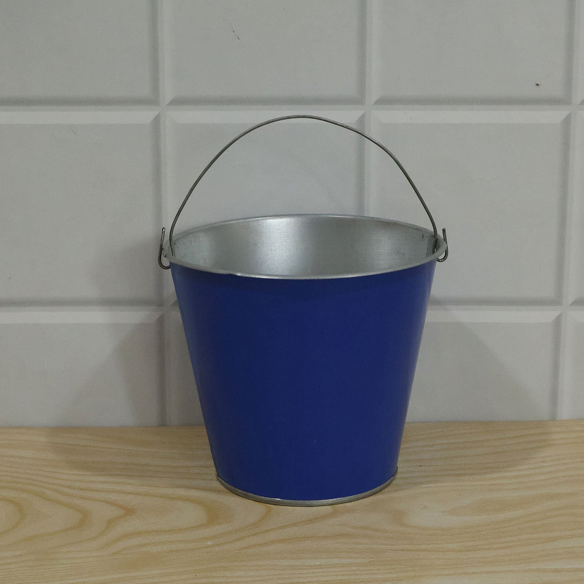 Small Metal Ice Bucket with Carry Handle for Party Decor & Storage (1 Pc)