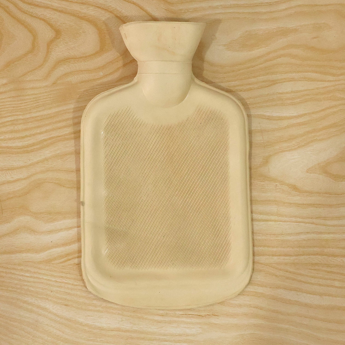 Rubber Hot Water Bag with Ribbed Surface & Wide Filling Neck for Home (1 Pc)